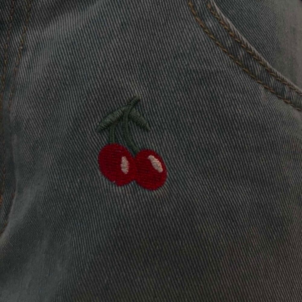 SHEIN Cherry Embroidered High Rise Denim Shorts Size 28 Light Wash Cuffed - Picture 5 of 8